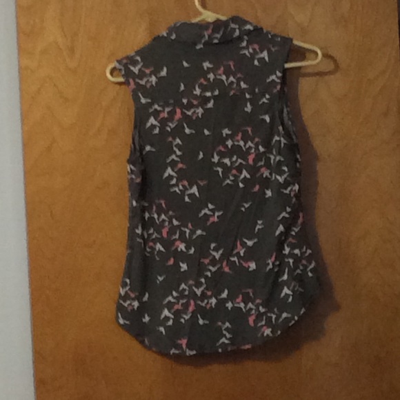 Birds in Flight Sleeveless Top - Picture 3 of 6